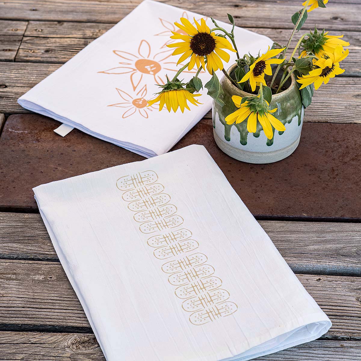 flour sack tea towel | muscari spring
